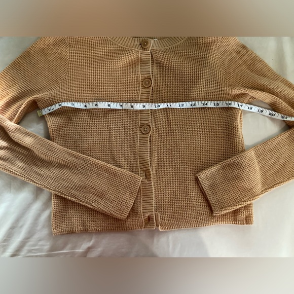 AmericanEagle waffle cropped lightweight cardigan crewneck gold/yellow medium - Picture 6 of 11